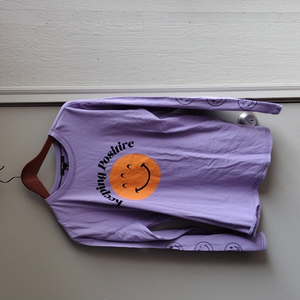 Forever 21 women's medium long sleeve t-shirt